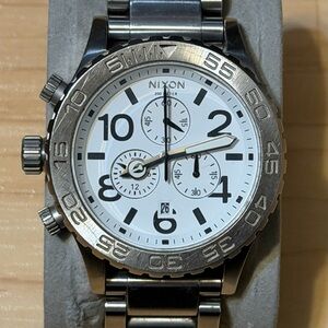 Nixon The 42-20 Chrono Minimize Silver White Chronograph Men's Analog Watch RUNS